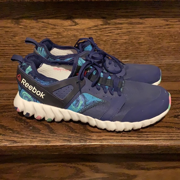 Women’s Reebok Running Shoes Size 8 USA - Picture 2 of 3